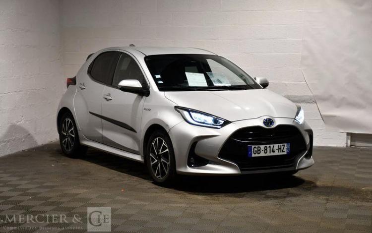 TOYOTA YARIS vente uniquement à pro car immo police GRIS GB-814-HZ