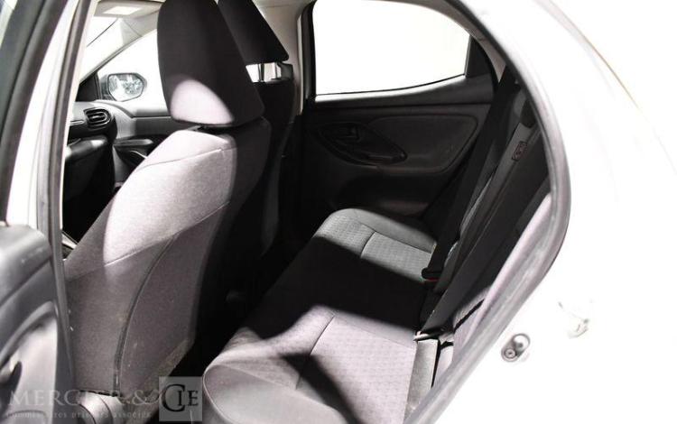 TOYOTA YARIS vente uniquement à pro car immo police GRIS GB-814-HZ
