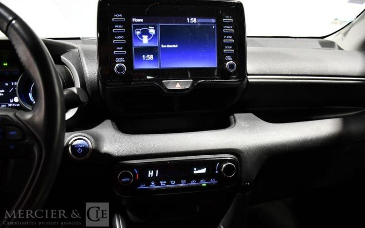 TOYOTA YARIS vente uniquement à pro car immo police GRIS GB-814-HZ