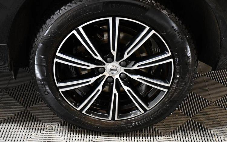 VOLVO XC60 T6 INSLUX 4M NOIR GB-822-XL