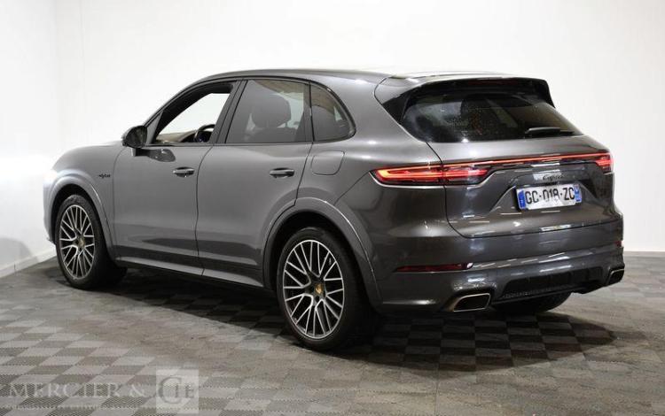 PORSCHE CAYENNE 3,0 E – HYBRID GRIS GC-018-ZC