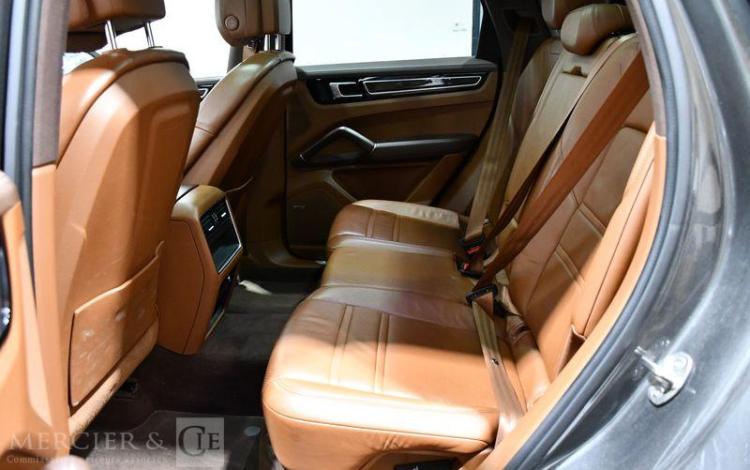 PORSCHE CAYENNE 3,0 E – HYBRID GRIS GC-018-ZC