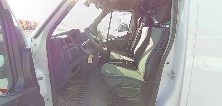 RENAULT MASTER AVEC NACELLE KLUBB KL32 / 10 M -DIESEL – 271 HEURES – 29791 KMS – AN 2016 BLANC GC-197-VK