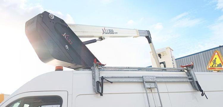 RENAULT MASTER AVEC NACELLE KLUBB KL32 / 10 M -DIESEL – 271 HEURES – 29791 KMS – AN 2016 BLANC GC-197-VK