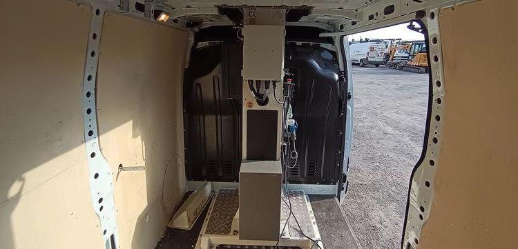 RENAULT MASTER AVEC NACELLE KLUBB KL32 / 10 M -DIESEL – 271 HEURES – 29791 KMS – AN 2016 BLANC GC-197-VK