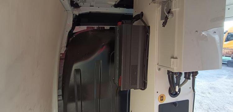 RENAULT MASTER AVEC NACELLE KLUBB KL32 / 10 M -DIESEL – 271 HEURES – 29791 KMS – AN 2016 BLANC GC-197-VK