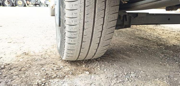 RENAULT MASTER AVEC NACELLE KLUBB KL32 / 10 M -DIESEL – 271 HEURES – 29791 KMS – AN 2016 BLANC GC-197-VK