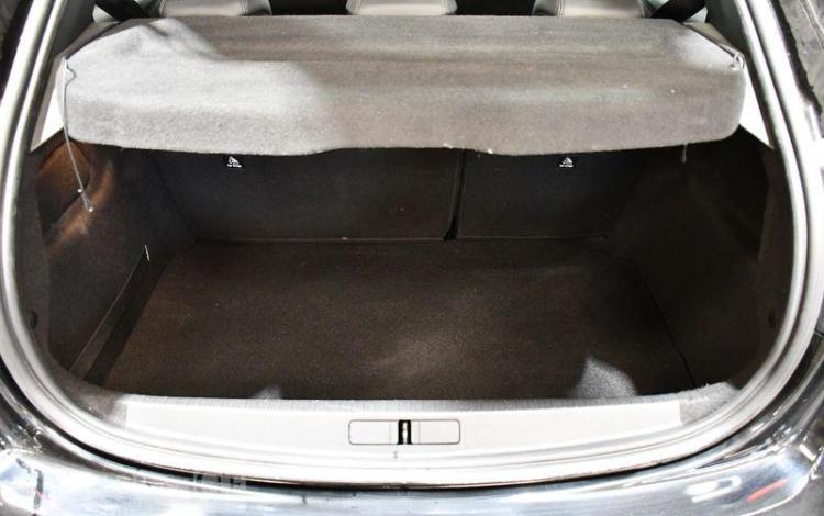 PEUGEOT 208 A,E ALLURE BLUEHDI NOIR GC-630-CW