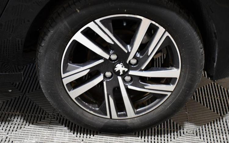 PEUGEOT 208 A,E ALLURE BLUEHDI NOIR GC-630-CW