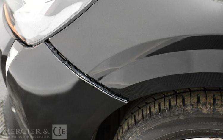 PEUGEOT 208 A,E ALLURE BLUEHDI NOIR GC-630-CW