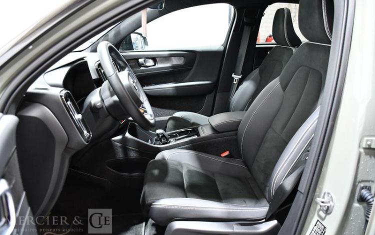 VOLVO C40 FIRST EDITION VERT GD-352-XM