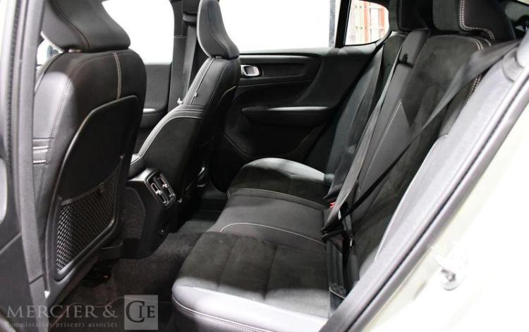 VOLVO C40 FIRST EDITION VERT GD-352-XM