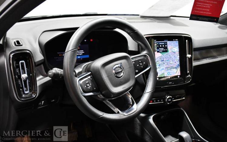 VOLVO C40 FIRST EDITION VERT GD-352-XM