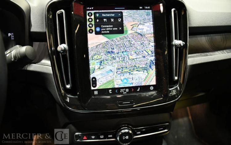 VOLVO C40 FIRST EDITION VERT GD-352-XM