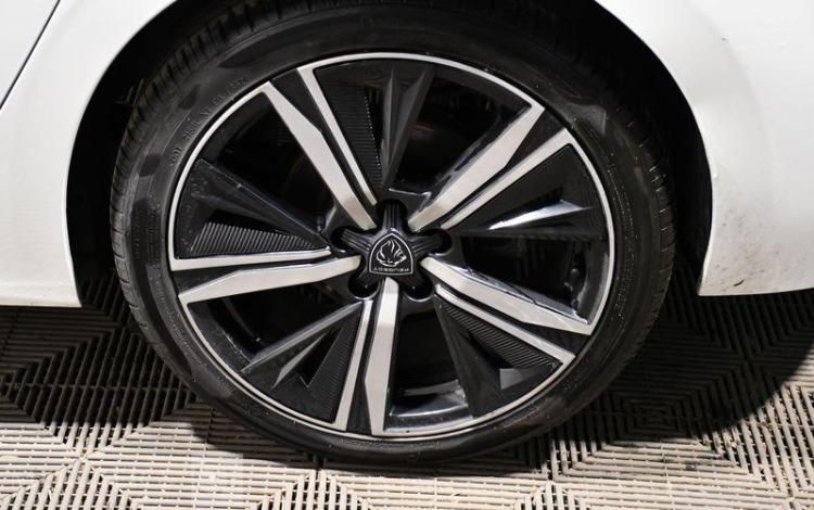 PEUGEOT 308 1.5 BLUEHDI 130 GT PACK EAT BLANC GE-831-JT