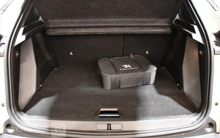 PEUGEOT e-2008 ALLURE PACK BLANC GE-870-JX