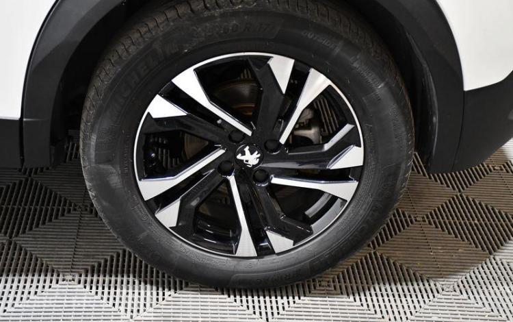 PEUGEOT e-2008 ALLURE PACK BLANC GE-870-JX