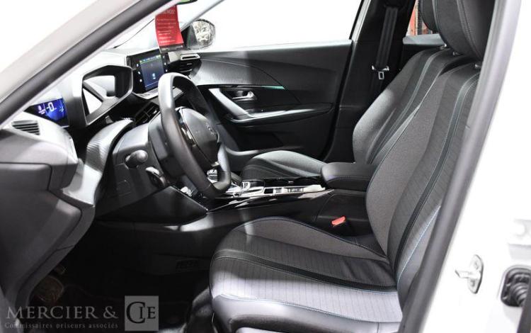 PEUGEOT e-2008 ALLURE PACK BLANC GE-870-JX