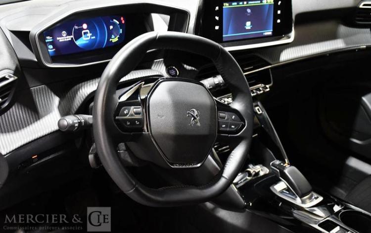 PEUGEOT e-2008 ALLURE PACK BLANC GE-870-JX