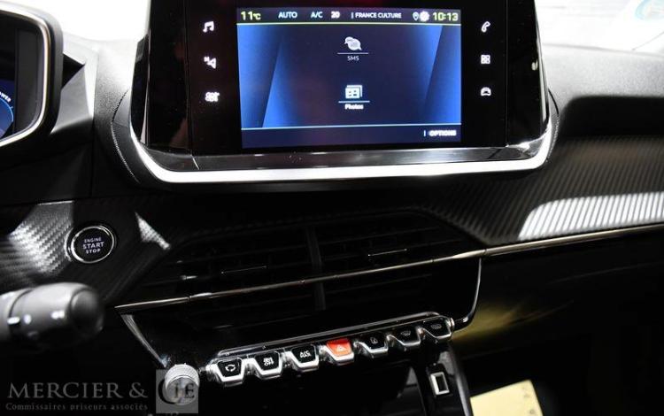 PEUGEOT e-2008 ALLURE PACK BLANC GE-870-JX