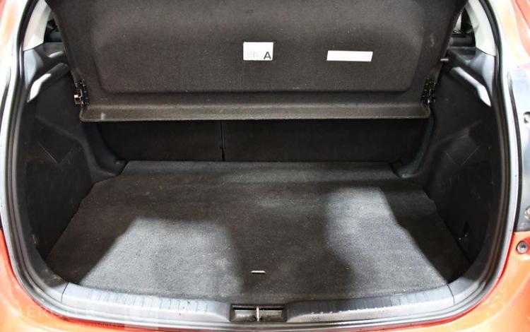 TOYOTA YARIS 116h DESIGN ROUGE GF-526-ZC