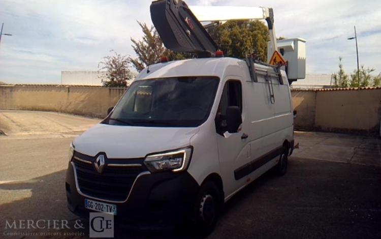 RENAULT MASTER NACELLE SUR VL 12M KLUBB KL32 181H BLANC GG-202-TV