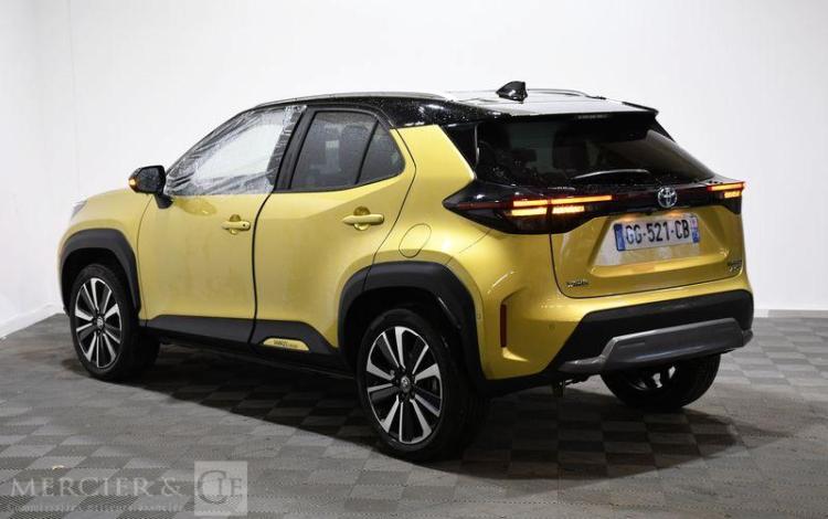 TOYOTA YARIS CROSS OR GG-521-CB