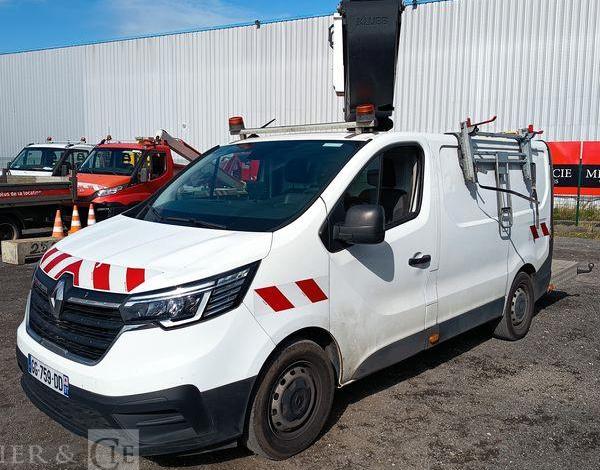 RENAULT TRAFIC AVEC NACELLE KLUBB/KL21B – 9M – DIESEL – 659 HEURES – 99031 KMS BLANC GG-759-DD
