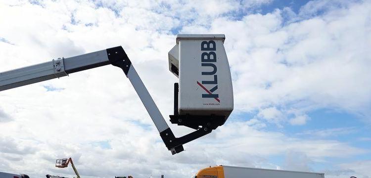 RENAULT TRAFIC AVEC NACELLE KLUBB/KL21B – 9M – DIESEL – 659 HEURES – 99031 KMS BLANC GG-759-DD