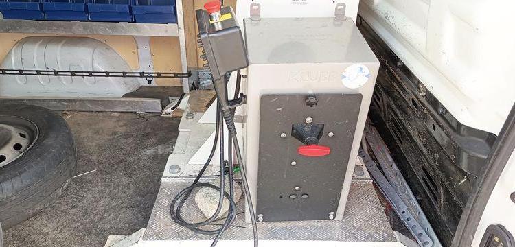 RENAULT TRAFIC AVEC NACELLE KLUBB/KL21B – 9M – DIESEL – 659 HEURES – 99031 KMS BLANC GG-759-DD