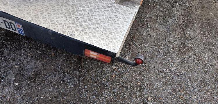 RENAULT TRAFIC AVEC NACELLE KLUBB/KL21B – 9M – DIESEL – 659 HEURES – 99031 KMS BLANC GG-759-DD