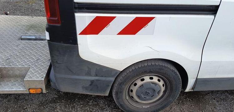 RENAULT TRAFIC AVEC NACELLE KLUBB/KL21B – 9M – DIESEL – 659 HEURES – 99031 KMS BLANC GG-759-DD