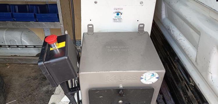 RENAULT TRAFIC AVEC NACELLE KLUBB/KL21B – 9M – DIESEL – 659 HEURES – 99031 KMS BLANC GG-759-DD