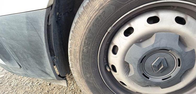 RENAULT TRAFIC AVEC NACELLE KLUBB/KL21B – 9M – DIESEL – 659 HEURES – 99031 KMS BLANC GG-759-DD