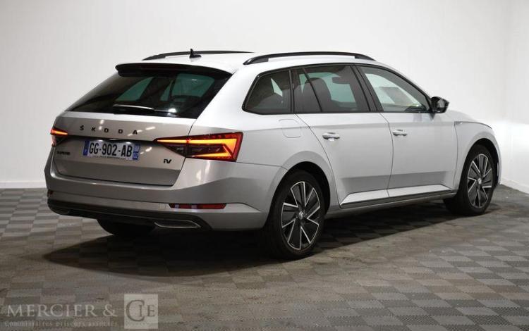 SKODA SUPERB COMBI GRIS GG-902-AB