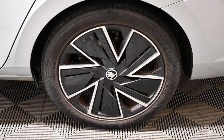 SKODA SUPERB COMBI GRIS GG-902-AB