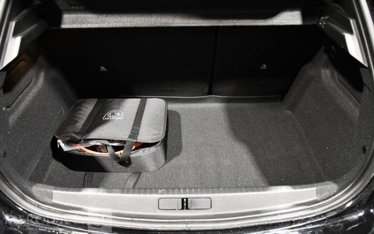 PEUGEOT E-208 ELECTRIC 135 50KWH STYLE BVA NOIR GH-320-MF