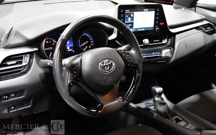 TOYOTA C-HR 2.0 HSD 184H 150 HYBRID 1.4KWH DYNAMIC BUSINESS 4X2 E-CVT BVA BLANC GJ-241-BK