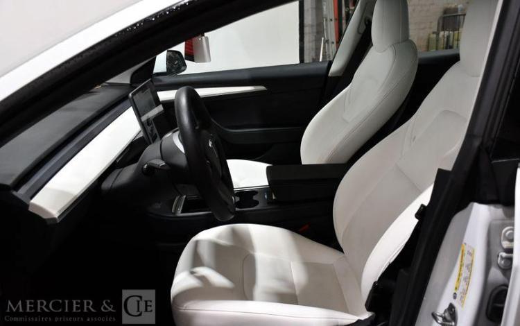 TESLA MODEL 3 BLANC GJ-668-LB