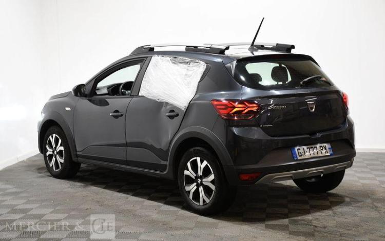 DACIA SANDERO STEPWAY CONFORT TCE 90 GRIS GJ-777-PX