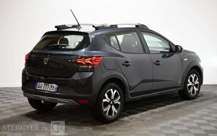 DACIA SANDERO STEPWAY CONFORT TCE 90 GRIS GJ-777-PX