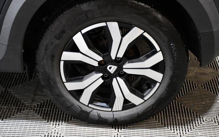 DACIA SANDERO STEPWAY CONFORT TCE 90 GRIS GJ-777-PX