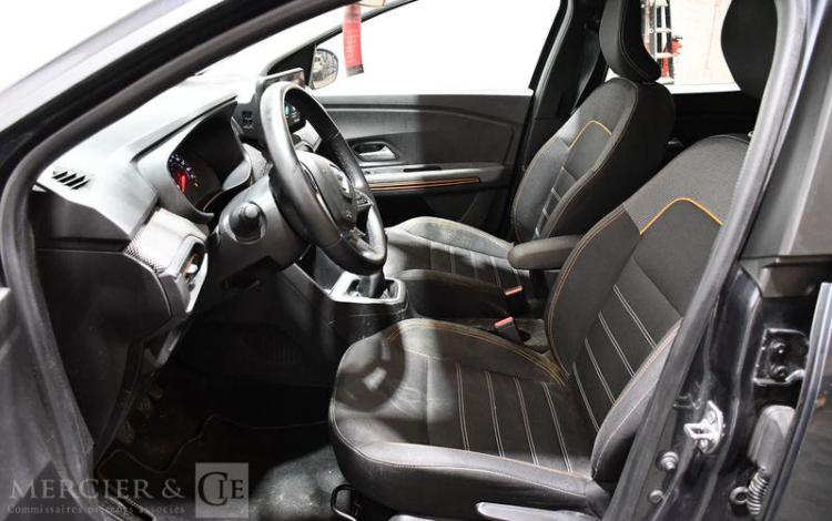 DACIA SANDERO STEPWAY CONFORT TCE 90 GRIS GJ-777-PX