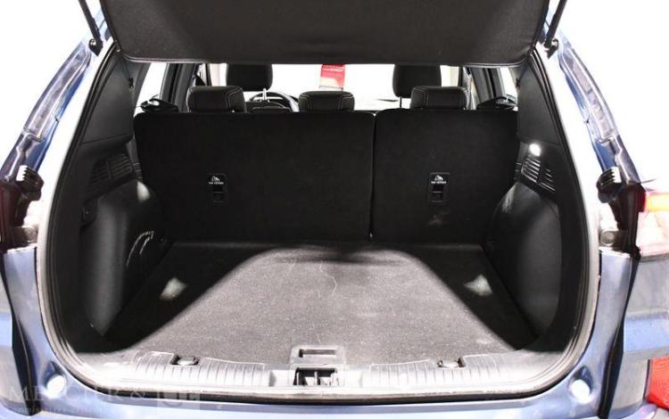 FORD KUGA BLEU GK-121-TT