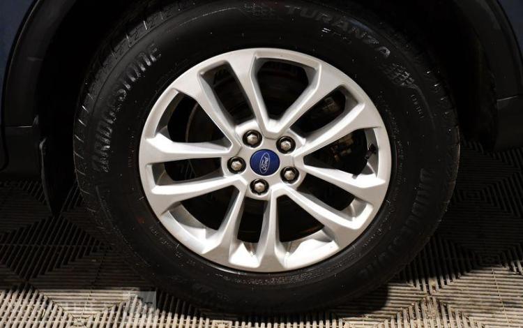 FORD KUGA BLEU GK-121-TT