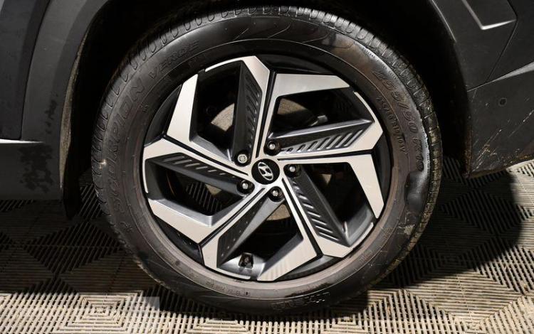 HYUNDAI TUCSON EXCUTIVE GRIS GK-622-EZ