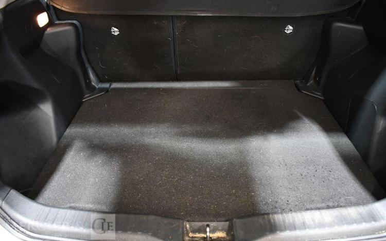 TOYOTA YARIS CROSS BLANC GK-643-VZ