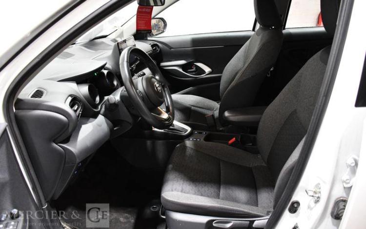 TOYOTA YARIS CROSS BLANC GK-643-VZ