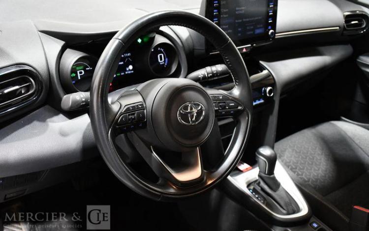 TOYOTA YARIS CROSS BLANC GK-643-VZ