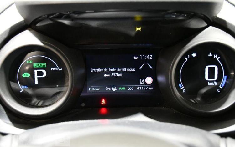 TOYOTA YARIS CROSS BLANC GK-643-VZ